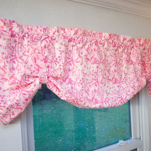 Window valance with adjustable straps - Bedroom Valance, Kids Room Valance, Nursery Valance, Dorm Room Valance