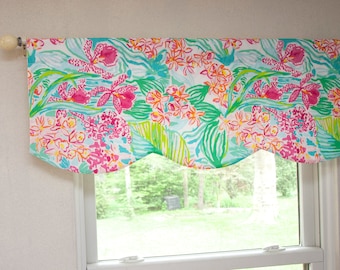 Lined Window Valance - made From Designer fabric, Home Décor, Nursery Valance, Dorm Room Valance