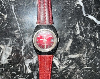 Montre vintage pour femme Zodiac avec cadran rouge, montre automatique pour femme, fabrication suisse