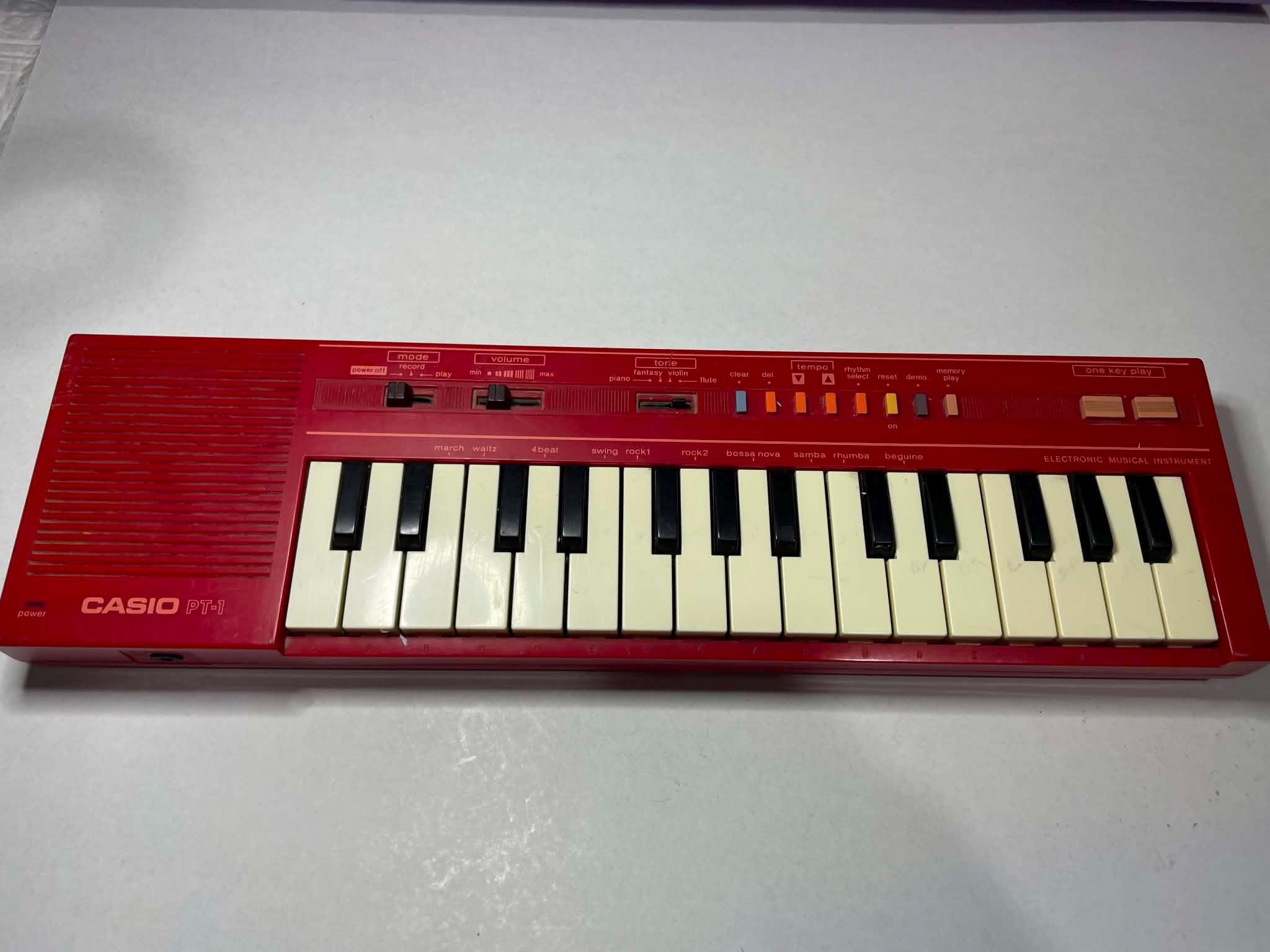 maymay　CASIO カシオ　キーボード レッド Vintage 1980s Red Casio PT-1 Mini 29-key Keyboard Synthesizer