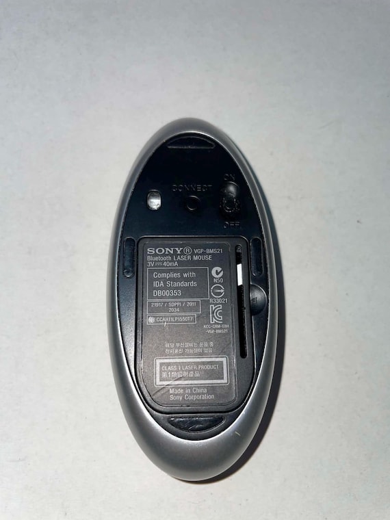 Sony VGP-BMS21 Bluetooth Laser Mouse Genuine Retro Rare 2012 Gray