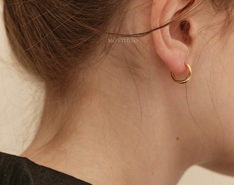 Chunky 18K Gold Huggie Hoop Earrings, 12 mm Small Gold Hoop Earrings, Huggie Hoop Earrings, Thick Gold Huggie Earrings, Dainty Hoop Earrings
