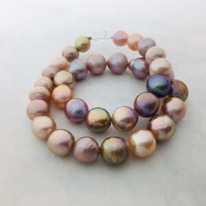 Filo di perle Edison di colore misto ad alta lucentezza naturale con colori arcobaleno, filo di perle sciolte barocche metalliche, perle barocche metalliche. ST05
