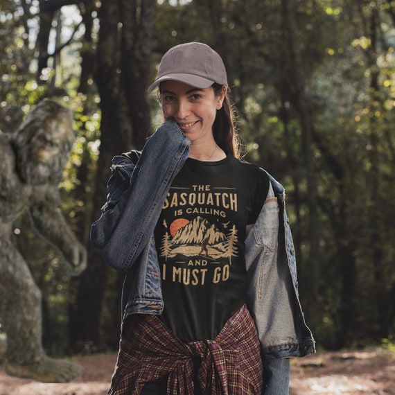 Bigfoot T-shirt | The Sasquatch Is Calling And I Must Go | Cryptid Shirt | Yeti Gift | Hiking | Vacation Gift | Camping Tee | Family Shirts