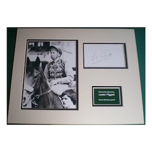 Lester Piggott signiertes Pferderennen montiertes Display mit COA, legendärem Jockey und Derby Winner