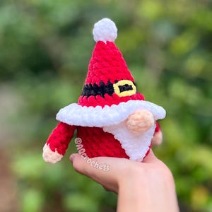 no sew crochet pattern, no sew christmas gnome crochet pattern, amigurumi gnome pattern, gnome crochet pattern, cute gnome pattern, christmas tree gnome plushie, santa claus gnome pattern, elf gnome pattern, no sew christmas