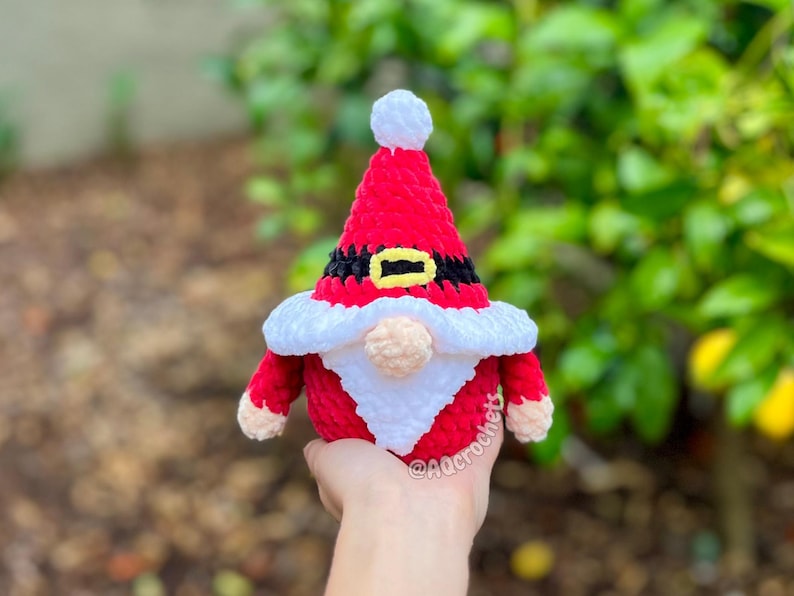 no sew crochet pattern, no sew christmas gnome crochet pattern, amigurumi gnome pattern, gnome crochet pattern, cute gnome pattern, christmas tree gnome plushie, santa claus gnome pattern, elf gnome pattern, no sew christmas