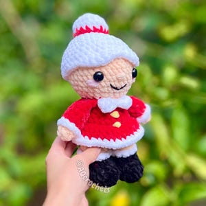 santa crochet pattern, christmas crochet pattern, holiday crochet pattern, christmas plush, crochet santa, crochet christmas pattern, cute christmas, xmas crochet pattern, crochet xmas, mrs. claus crochet pattern, amigurumi santa