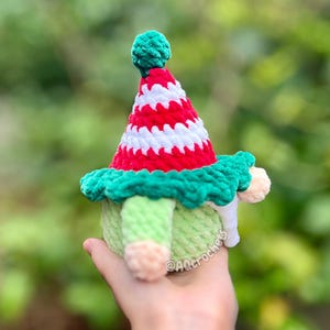 no sew crochet pattern, no sew christmas gnome crochet pattern, amigurumi gnome pattern, gnome crochet pattern, cute gnome pattern, christmas tree gnome plushie, santa claus gnome pattern, elf gnome pattern, no sew christmas