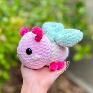 no sew bugs crochet pattern, amigurumi bee, crochet bee, no sew crochet pattern, bug amigurumi, bee crochet pattern, strawberry bee crochet pattern, no sew bee crochet pattern, summer crochet pattern, crochet market makes
