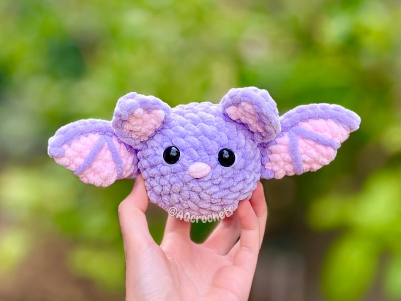 bat crochet pattern, amigurumi bat crochet pattern, no sew bat, no sew bat crochet pattern, halloween crochet pattern, no sew halloween pattern, cute halloween pattern, chonky bat crochet pattern