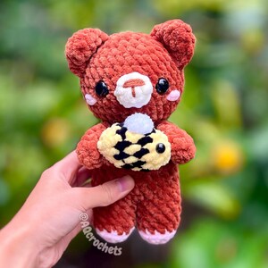 bear crochet pattern, amigurumi bear, panda crochet pattern, amigurumi panda, polar bear crochet pattern, amigurumi panda bear, low sew crochet pattern, bears holding things crochet pattern, crochet bear holding bee, crochet panda holding bamboo, crochet polar bear holding ice cream, cute bear pattern