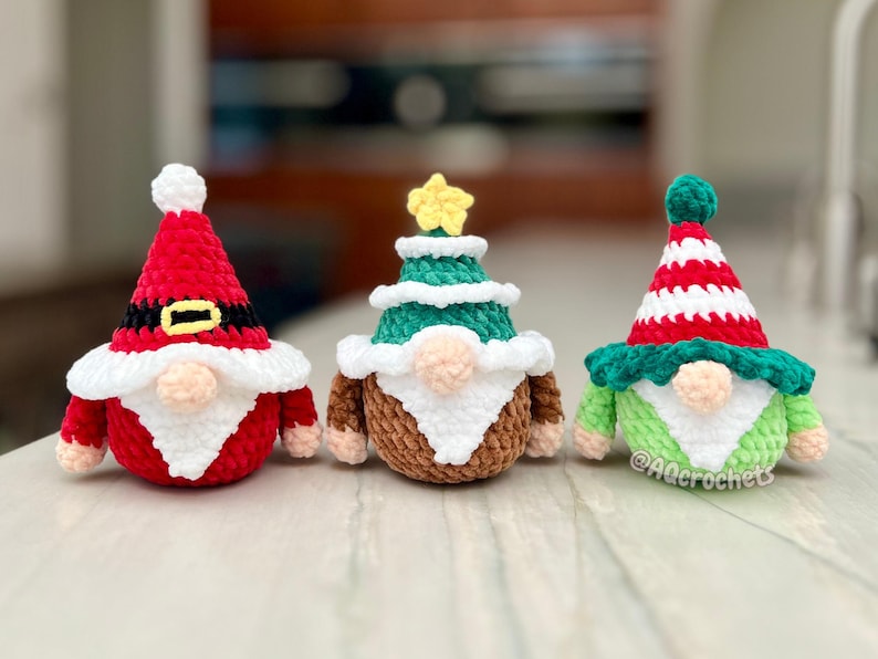 no sew crochet pattern, no sew christmas gnome crochet pattern, amigurumi gnome pattern, gnome crochet pattern, cute gnome pattern, christmas tree gnome plushie, santa claus gnome pattern, elf gnome pattern, no sew christmas