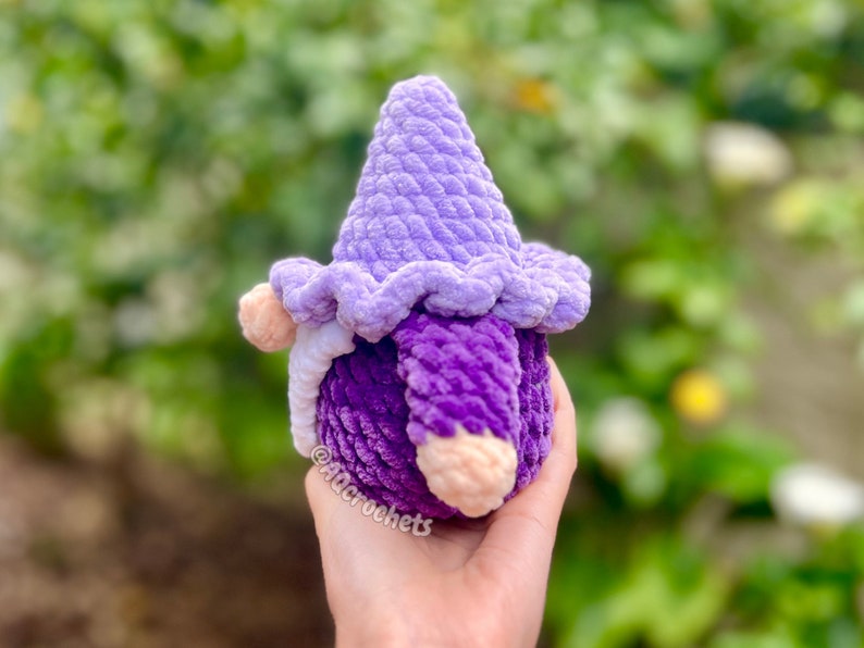 no sew crochet pattern, no sew gnome crochet pattern, amigurumi gnome pattern, gnome crochet pattern, cute gnome pattern, summer crochet pattern, spring crochet pattern, gnome plushi