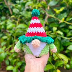no sew crochet pattern, no sew christmas gnome crochet pattern, amigurumi gnome pattern, gnome crochet pattern, cute gnome pattern, christmas tree gnome plushie, santa claus gnome pattern, elf gnome pattern, no sew christmas