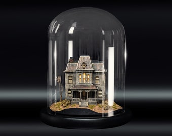 PSYCHO Bates House Diorama in Glass Dome