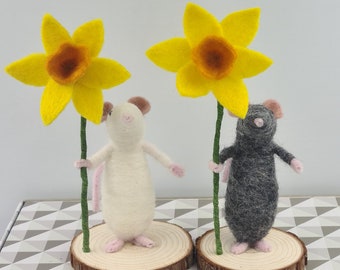 Daffodil Mouse, needle felted figurine, gift, Marie Curie Donation, March birth flower