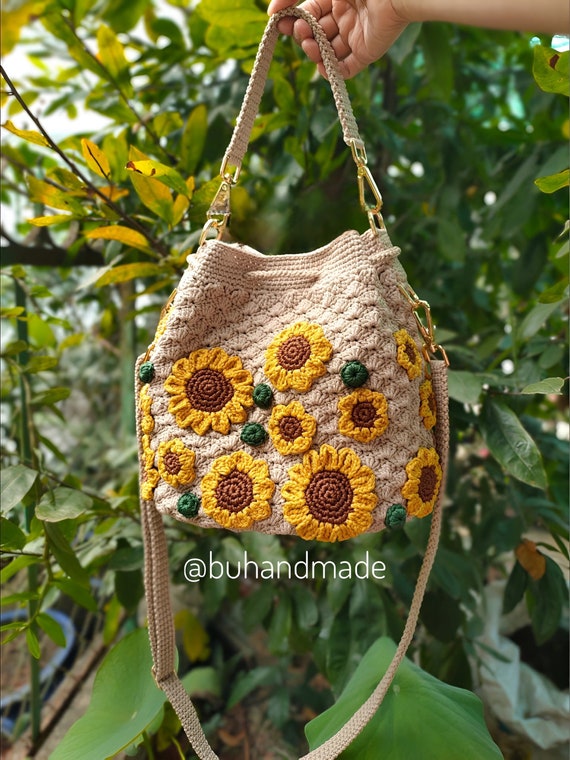 Crochet Sunflower Bag, Summer Flower Bag, Woman Purse, Gift for Birthday,  Vintage Style Bag, Bohamian Bag, Crochet Shoulder Bag, Hanmade Bag - Etsy |  Crochet handbags patterns, Crochet purse patterns, Diy crochet