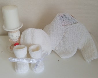 Ensemble brassière bonnet chaussons naissance