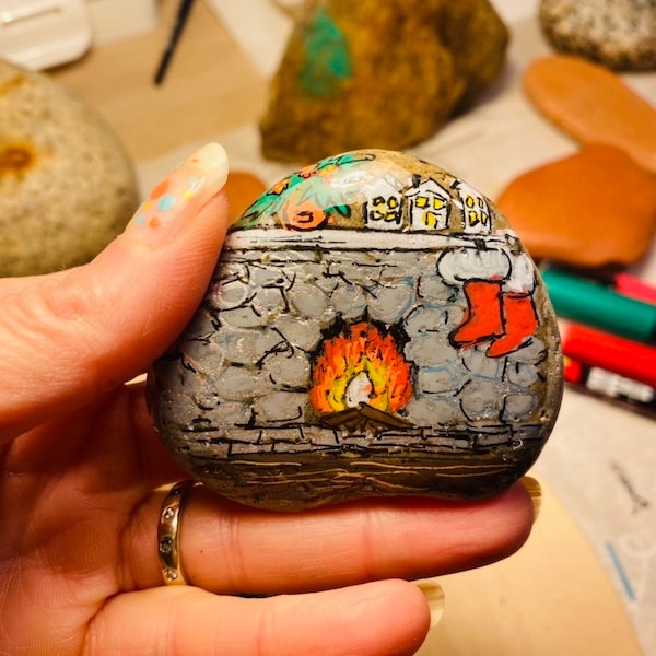 Christmas Xmas presents Hand-painted stones • Xmas collection • Christmas parties • Christmas gifts • Xmas party • acrylic paint on stones