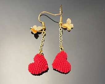 Kolczyki z mikro serduszkami szydełkowymi