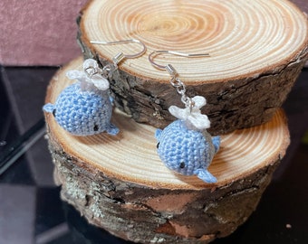 Kolczyki z mikro-szydełkowym wielorybem