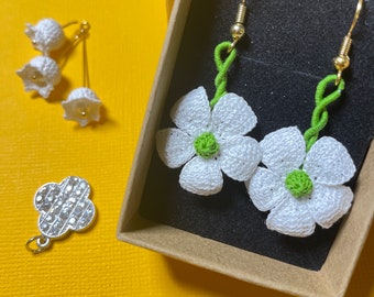 Kolczyki z mikro-szydełkowanymi kwiatami polnymi
