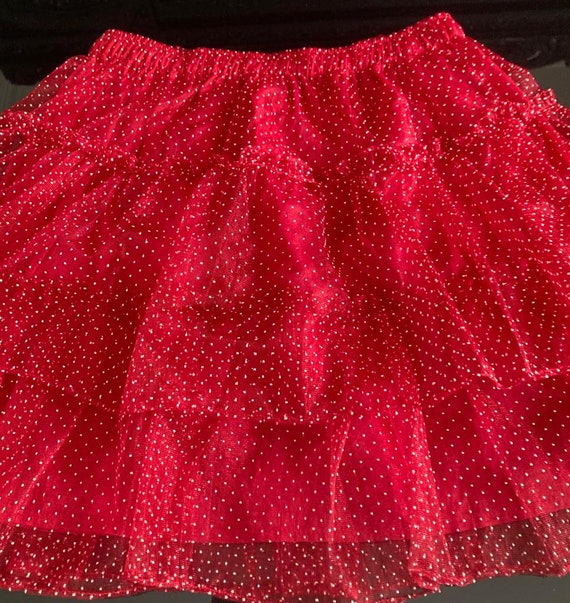 Mesh clearance net skirt