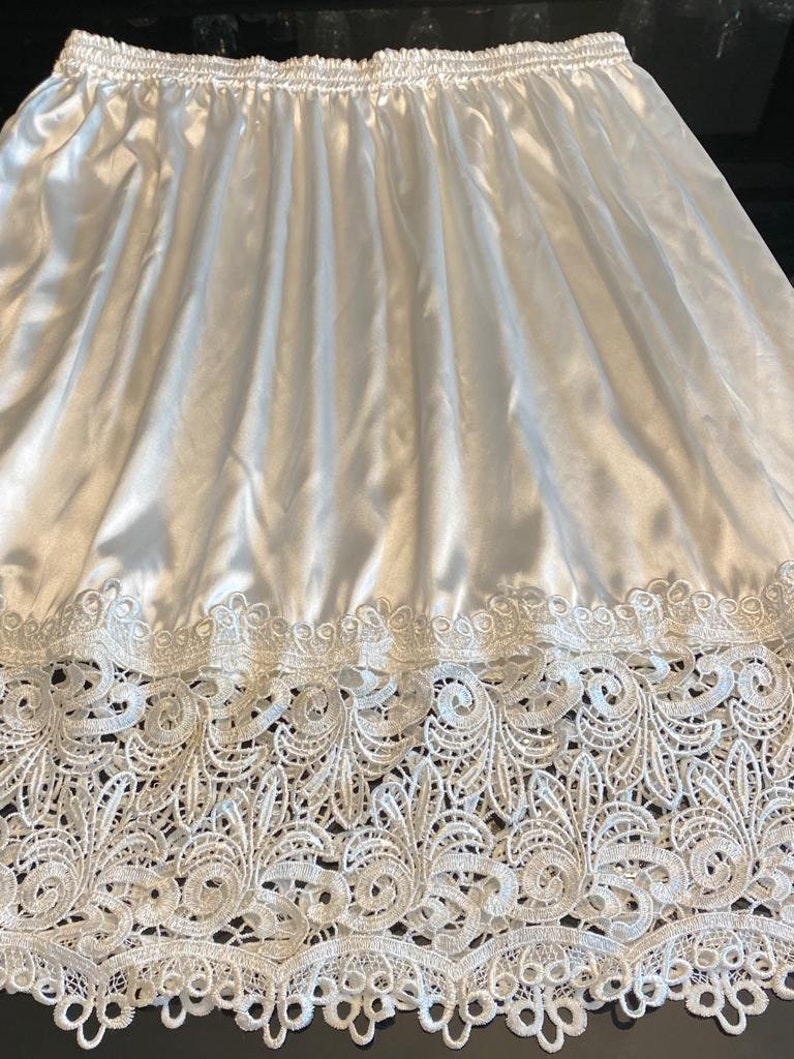 Mori lace satin skirt-2col main image 1