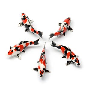 Showa Koi Fish Figurine – Realistic Resin Miniature – Handcrafted Mini Collectible – Colorful Aquarium, Home & Office Decor