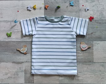 T-shirt in size 98 - blue gray green stripes