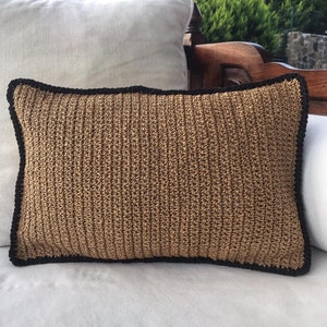 Decorative raffia pillow case