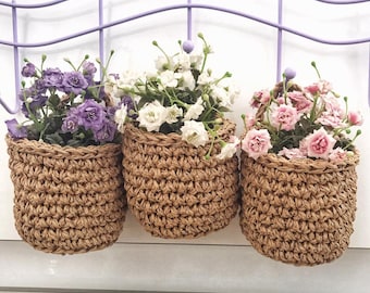 Raffia wall hanging basket with loop, set of 3