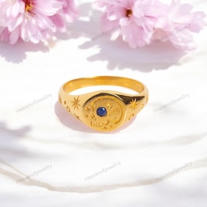 18k Solid Yellow Gold Seer Signet Sapphire Ring Circle Signet Ring Family Signet Ring Engraved Celestial Starburst Promise Ring For Wife