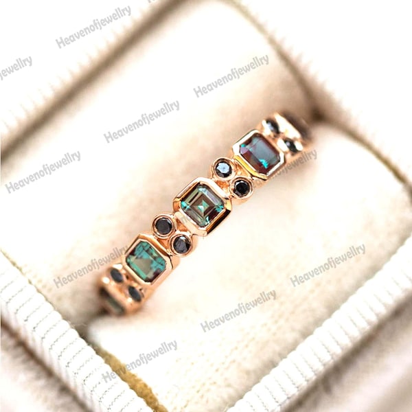 Anillo de alejandrita octagonal para la columna vertebral, anillo de media eternidad para mujer, anillo de novia vintage, anillo de piedra preciosa que cambia de color, regalo de Navidad para mamá.