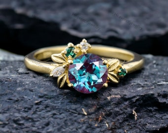 Purple Alexandrite Proposal Ring Green Emerald Wedding Ring Vintage 14K Yellow Gold Ring For Women June Birthstone Jewelry Handmade Gifts