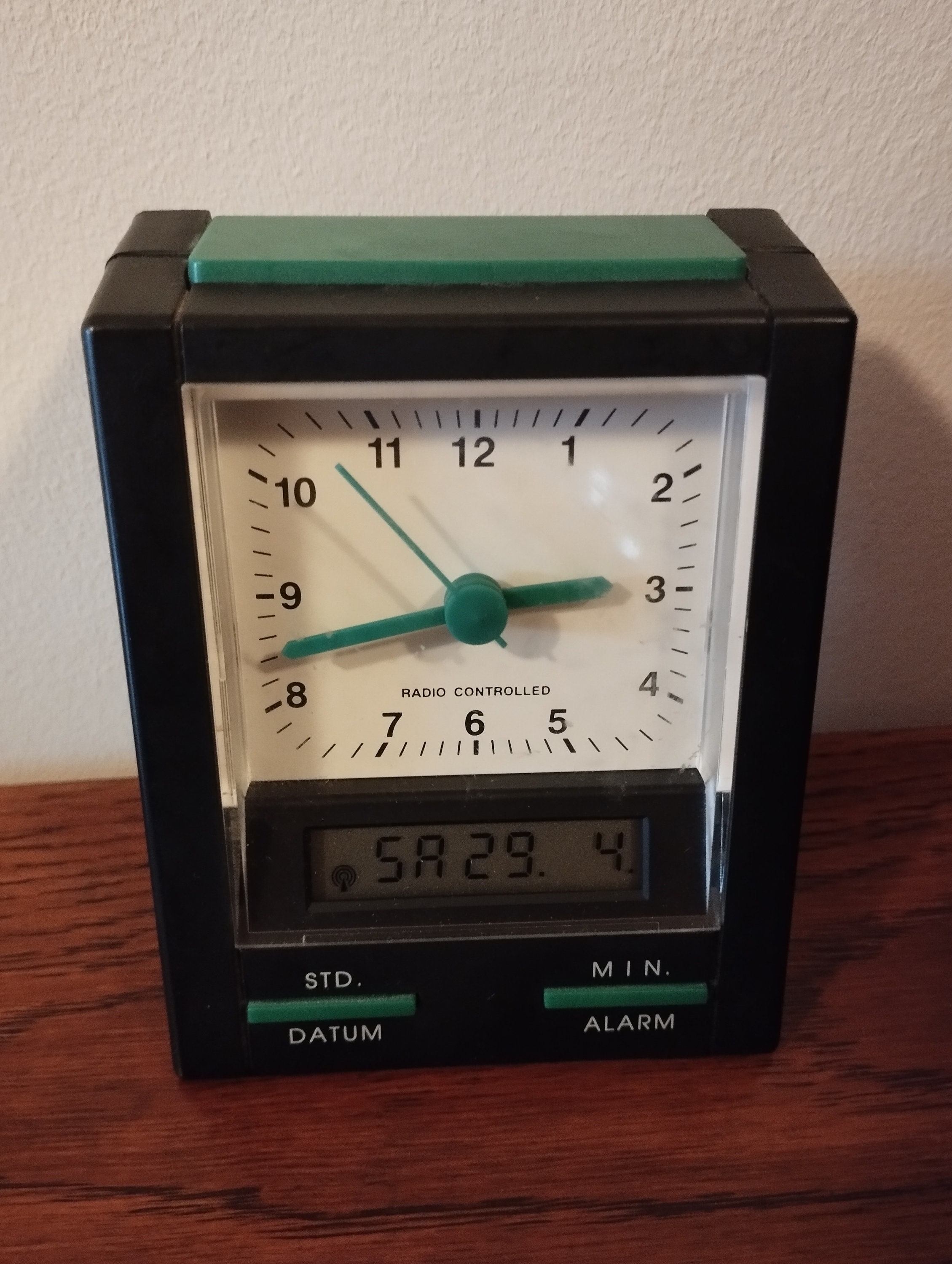 Radio controlled clock - .de