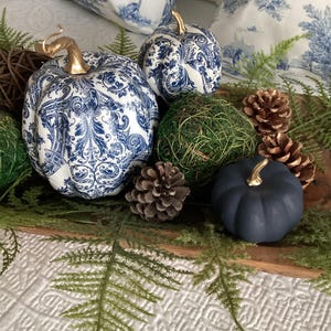 Set of 3 blue chinoiserie fall Thanksgiving pumpkins