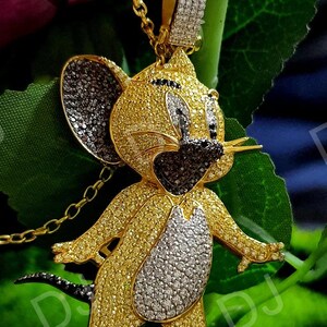 4 karat flerfärgat diamanthänge med Musse Pigg: 14k gult guld över bild 10