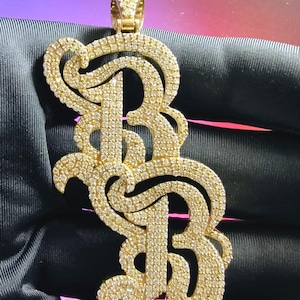 Colgante de letra de moissanita redonda natural con certificado de aprobación Moissanita chapada en oro amarillo de 14 quilates Plata 925 Colgante de letra personalizado, colgante de hip hop