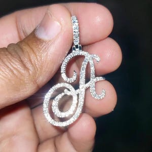 Colgante de letra redondo natural Tester Pass Colgante de letra de moissanita real Chapado en oro blanco de 14 quilates Plata de ley 925 Colgante de letra personalizado Cualquier colgante de letra,
