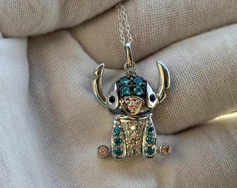 Colgante de Lilo de Disney, topacio azul Londres simulado, acabado en plata de ley