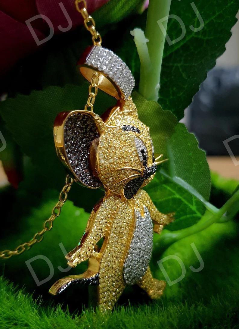 4 karat flerfärgat diamanthänge med Musse Pigg: 14k gult guld över bild 2