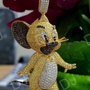 4 karat flerfärgat diamanthänge med Musse Pigg: 14k gult guld över bild 4