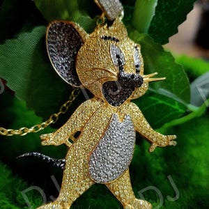 4 karat flerfärgat diamanthänge med Musse Pigg: 14k gult guld över bild 7