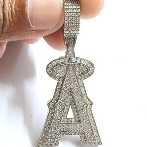 Colgante con inicial A completamente helada de diamante VVS1/D de talla redonda de 3 quilates bañado en oro blanco de 14 quilates, regalo de cumpleaños, colgante para niño, regalo para él