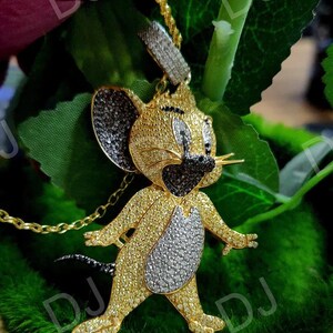 4 karat flerfärgat diamanthänge med Musse Pigg: 14k gult guld över bild 8