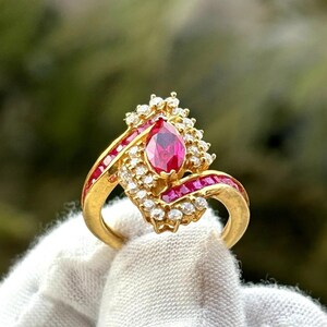 2Ct Marquise Rot Rubin Halo Ring: 14K Gelbgold Jubiläumsring
