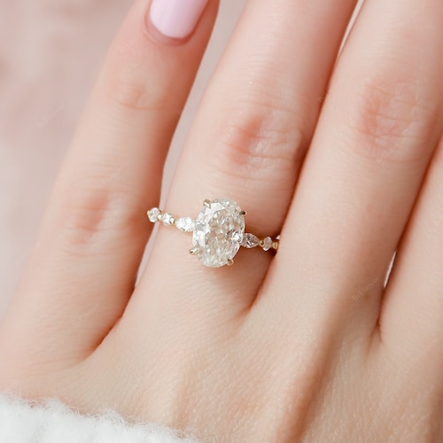 Luxe Oval Stone Ring