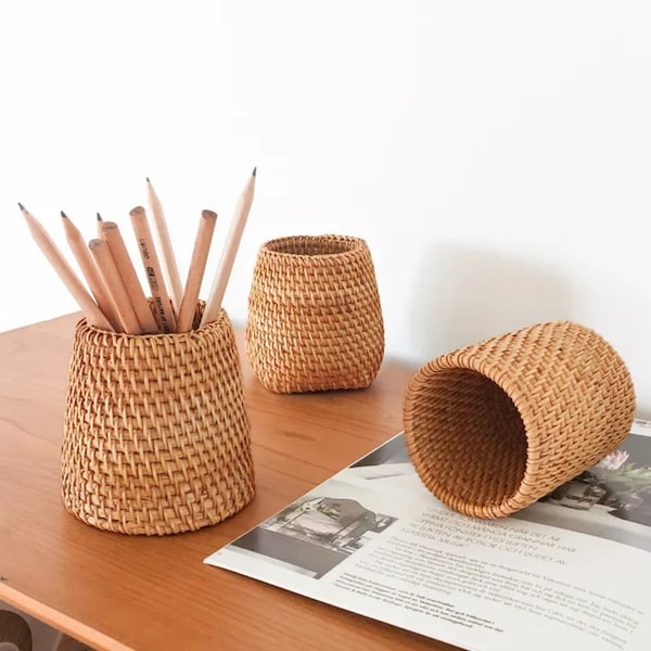 Braided pen holder / vase